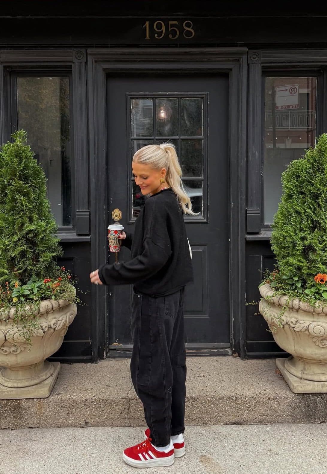 Glowout influencer spray tan Chicago